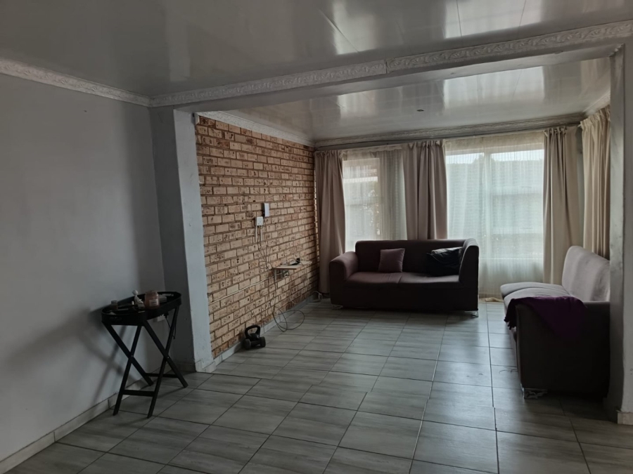 3 Bedroom Property for Sale in Roodepan Northern Cape